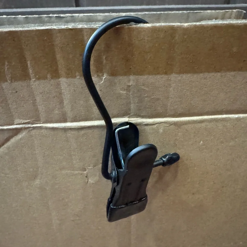 Black Metal Clip Hanger
